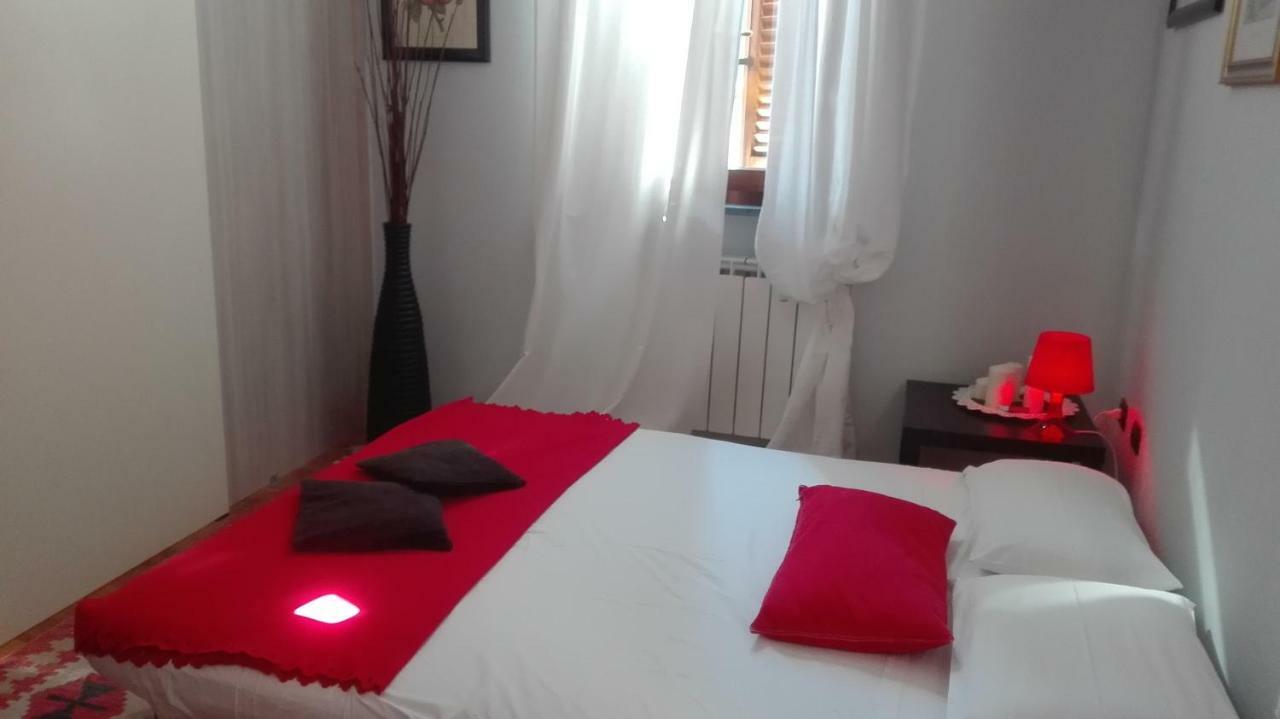 Apartamento La Rondine Lucca Exterior foto